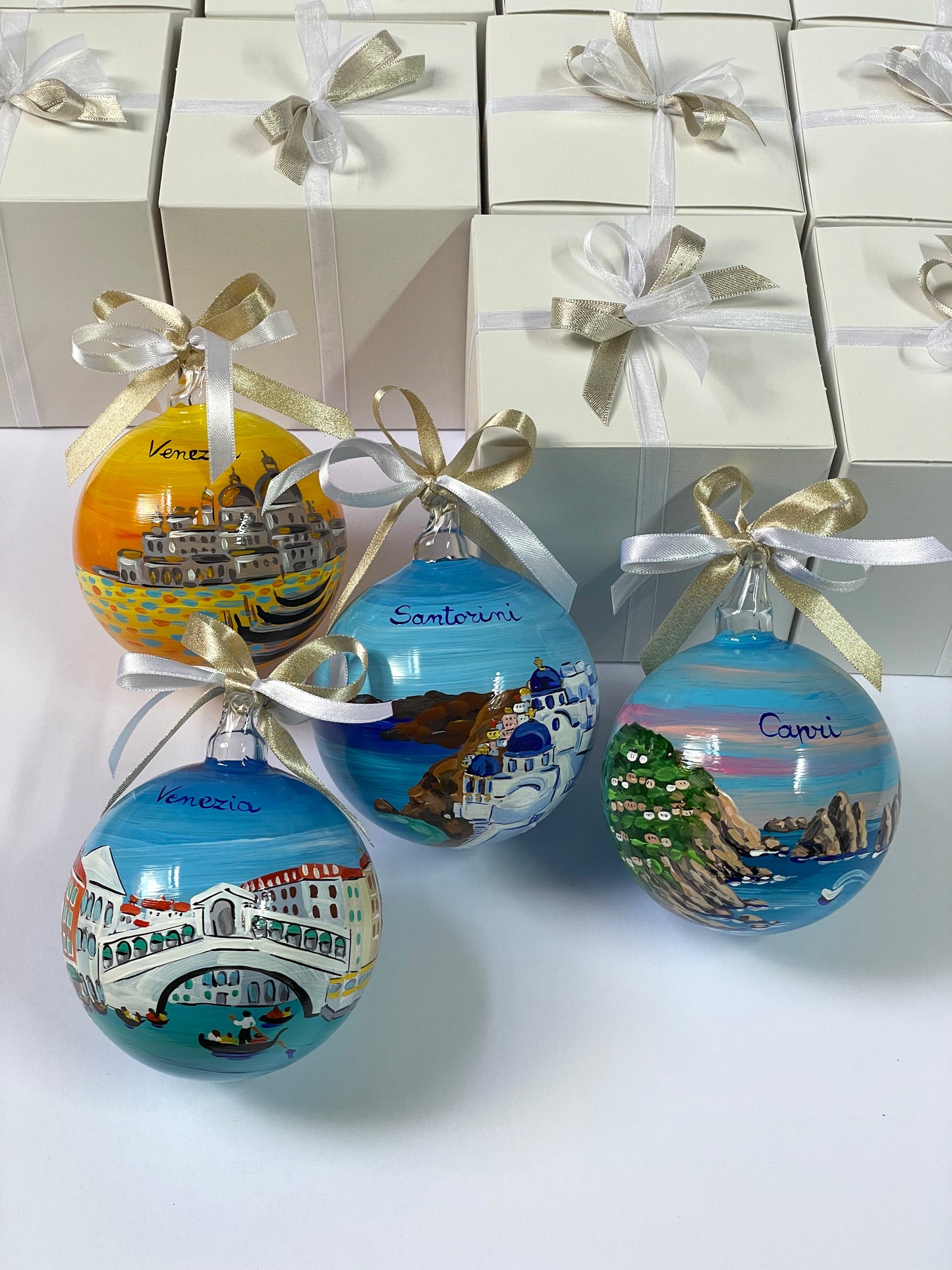 misto ornamenti dipinti