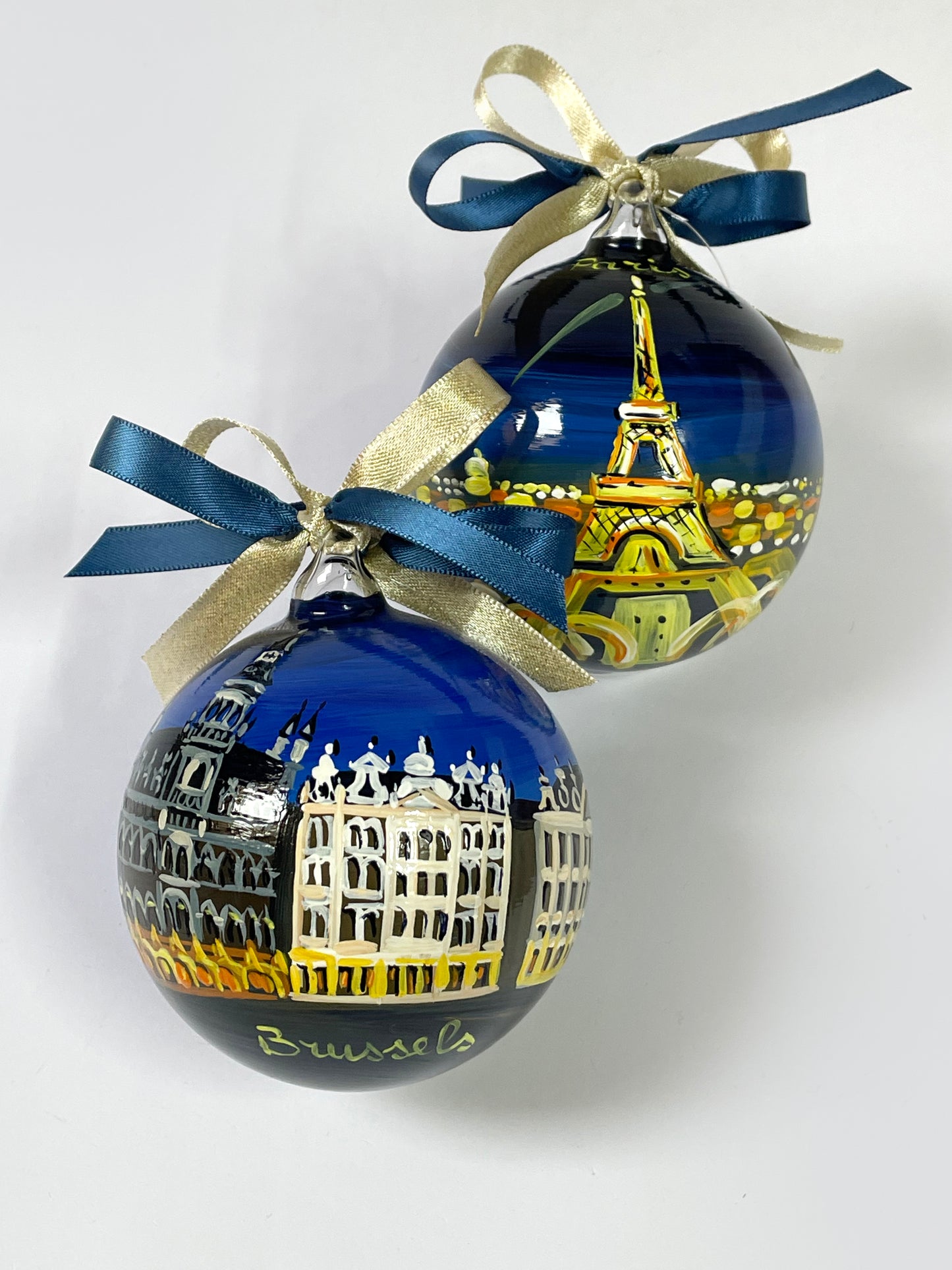 Bruxelles, Belgio – Ornamento in Vetro Dipinto a Mano | Souvenir Europa