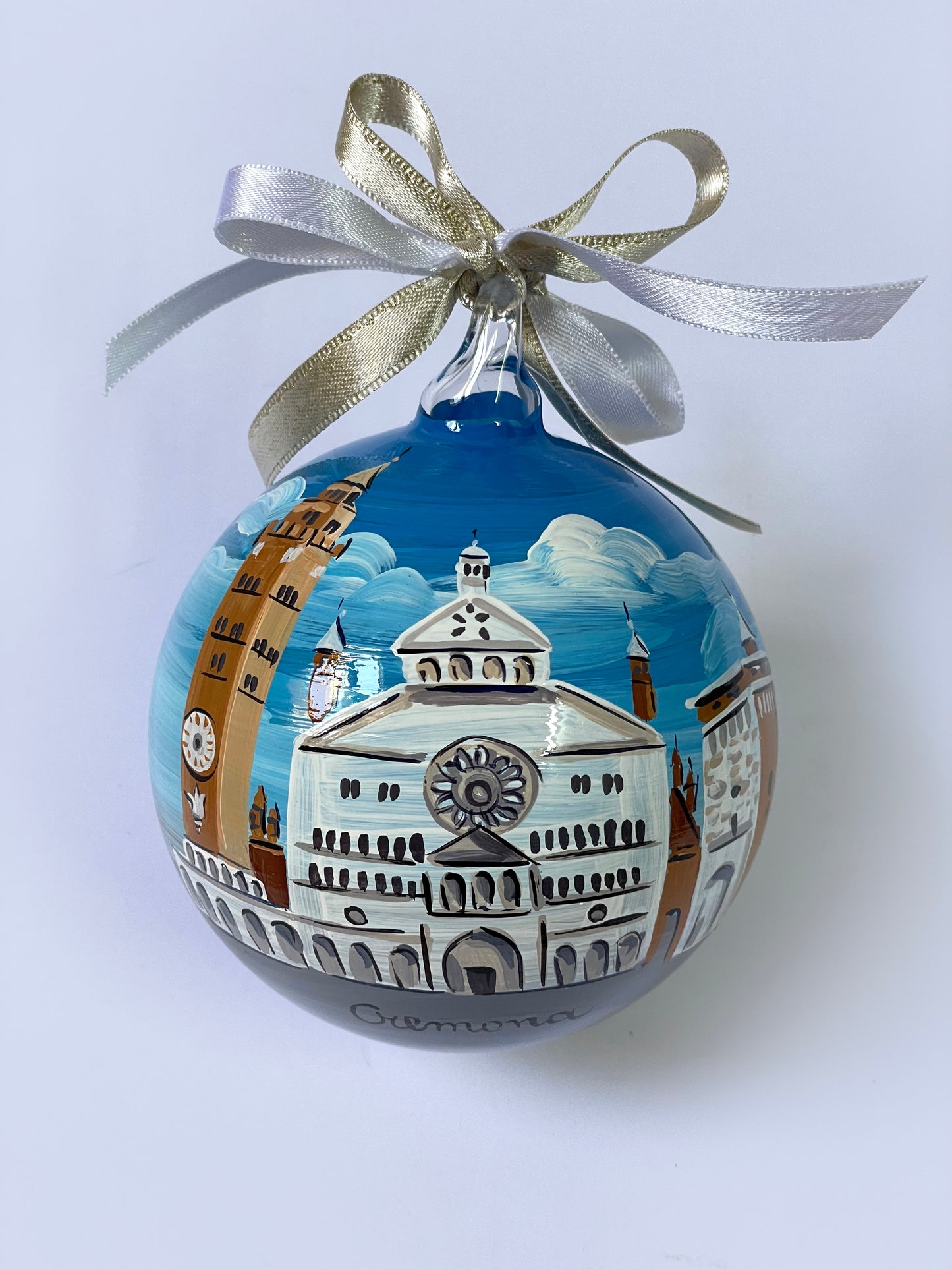 Ornamento in vetro dipinto a mano con città di Cremona con il suo Duomo. Città italiane.