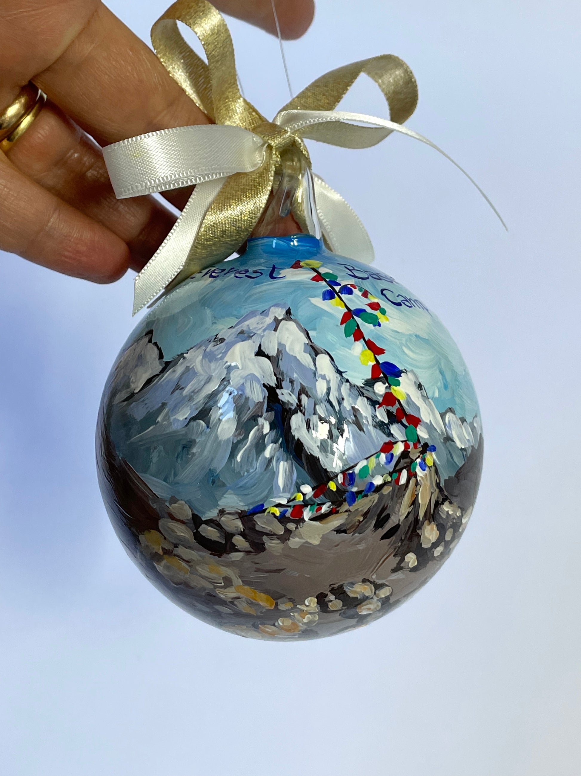 Ornamento dipinto a mano con Monte Everest