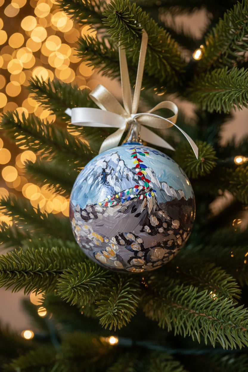 Ornamento dipinto a mano con Monte Everest