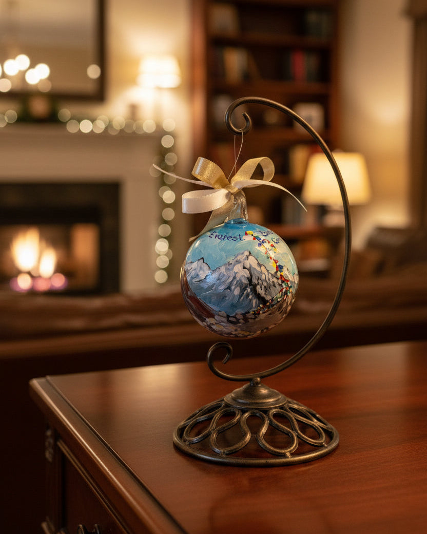 Ornamento dipinto a mano con Monte Everest