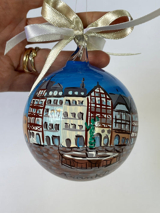 Francoforte – Ornamento Natalizio in Vetro Dipinto a Mano | Römer, Römerberg e Skyline sul Meno