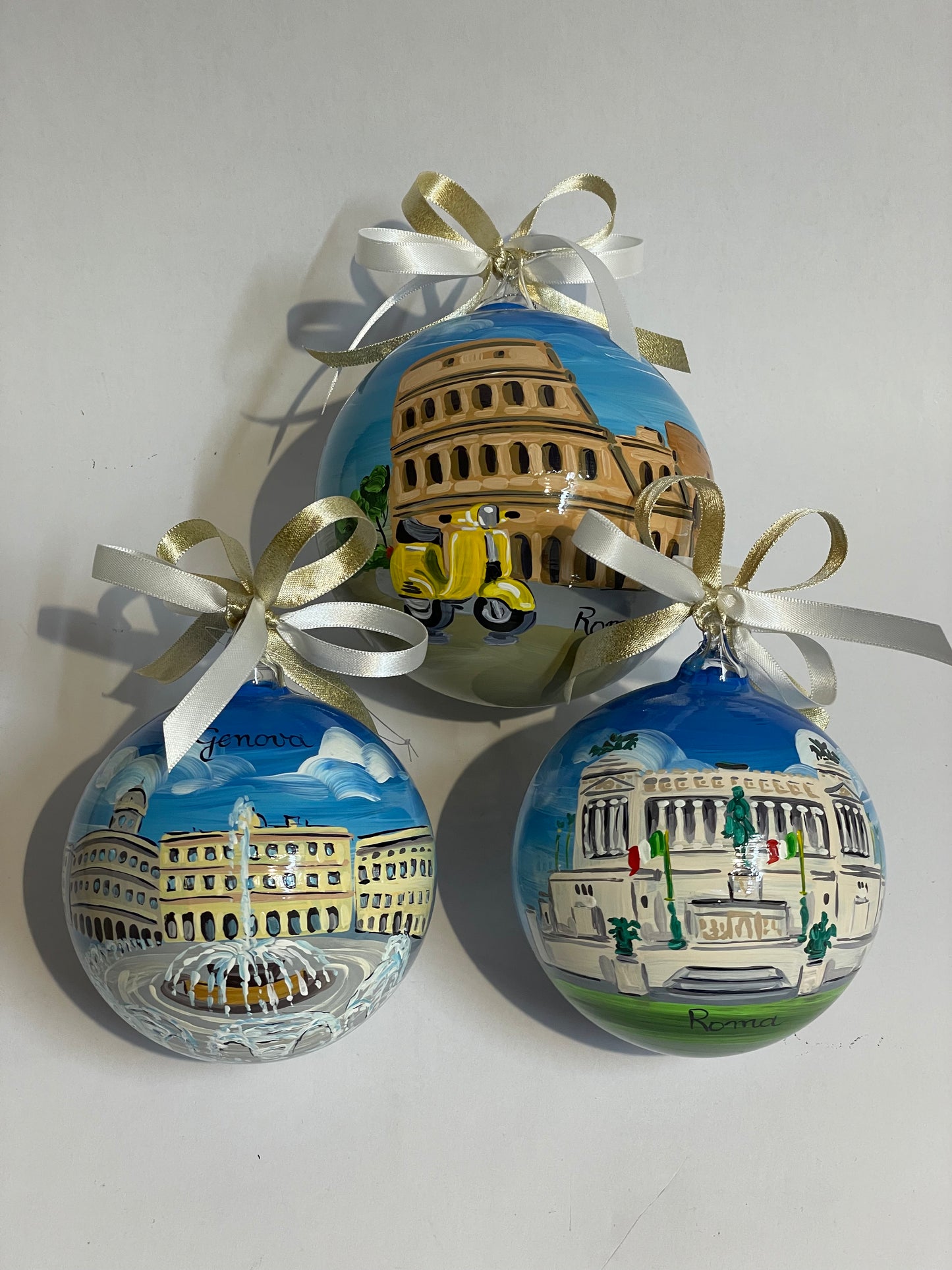 Genova, Piazza De Ferrari – Ornamento in Vetro Dipinto a Mano | Souvenir Liguria