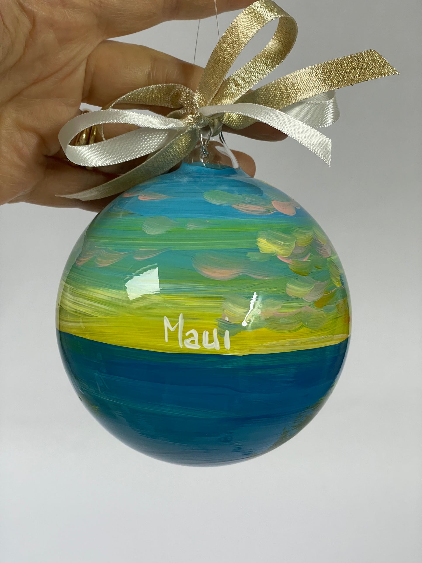 Maui, Hawaii – Ornamento in Vetro Dipinto a Mano | Souvenir Tropicale