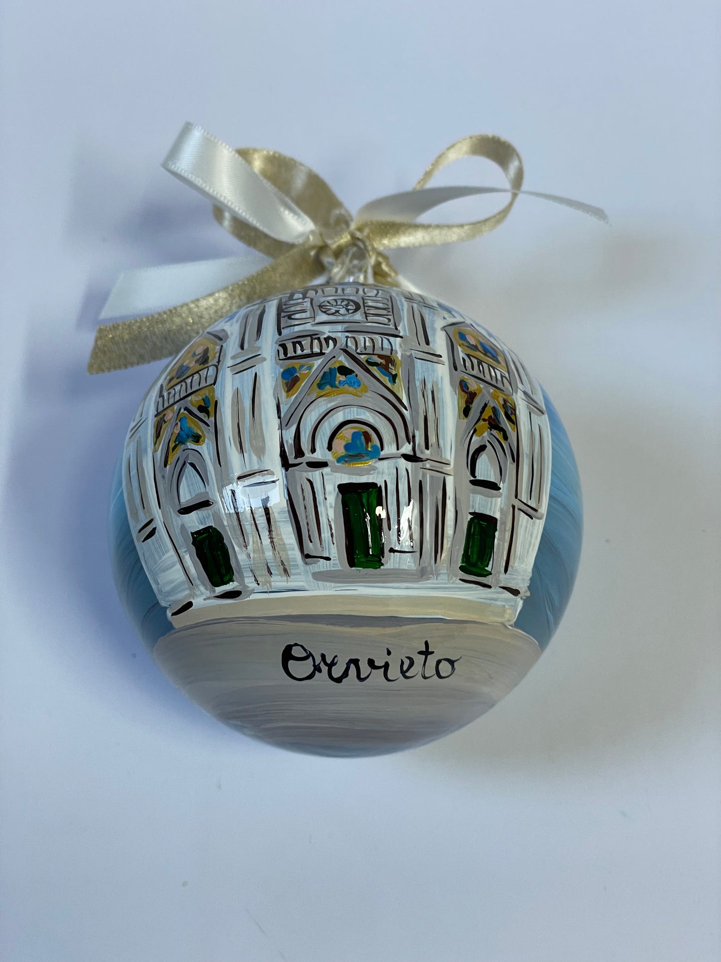 dettaglio di Ornamento in vetro dipinto a mano con Duomo di Orvieto, Made in Italy, personalizzato con scritta.