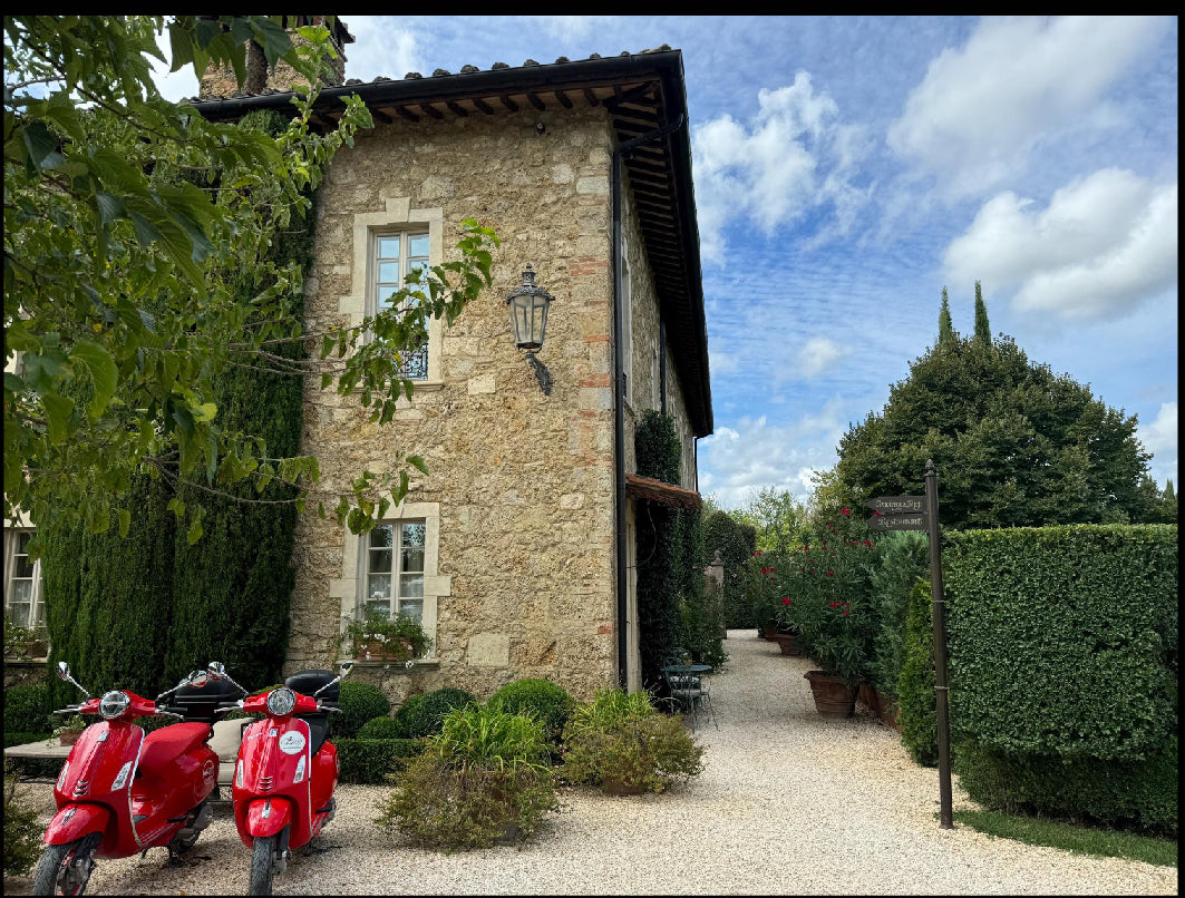 Borgo Santo Pietro, Toscana – Ornamento in Vetro Dipinto a Mano | Regalo Matrimonio