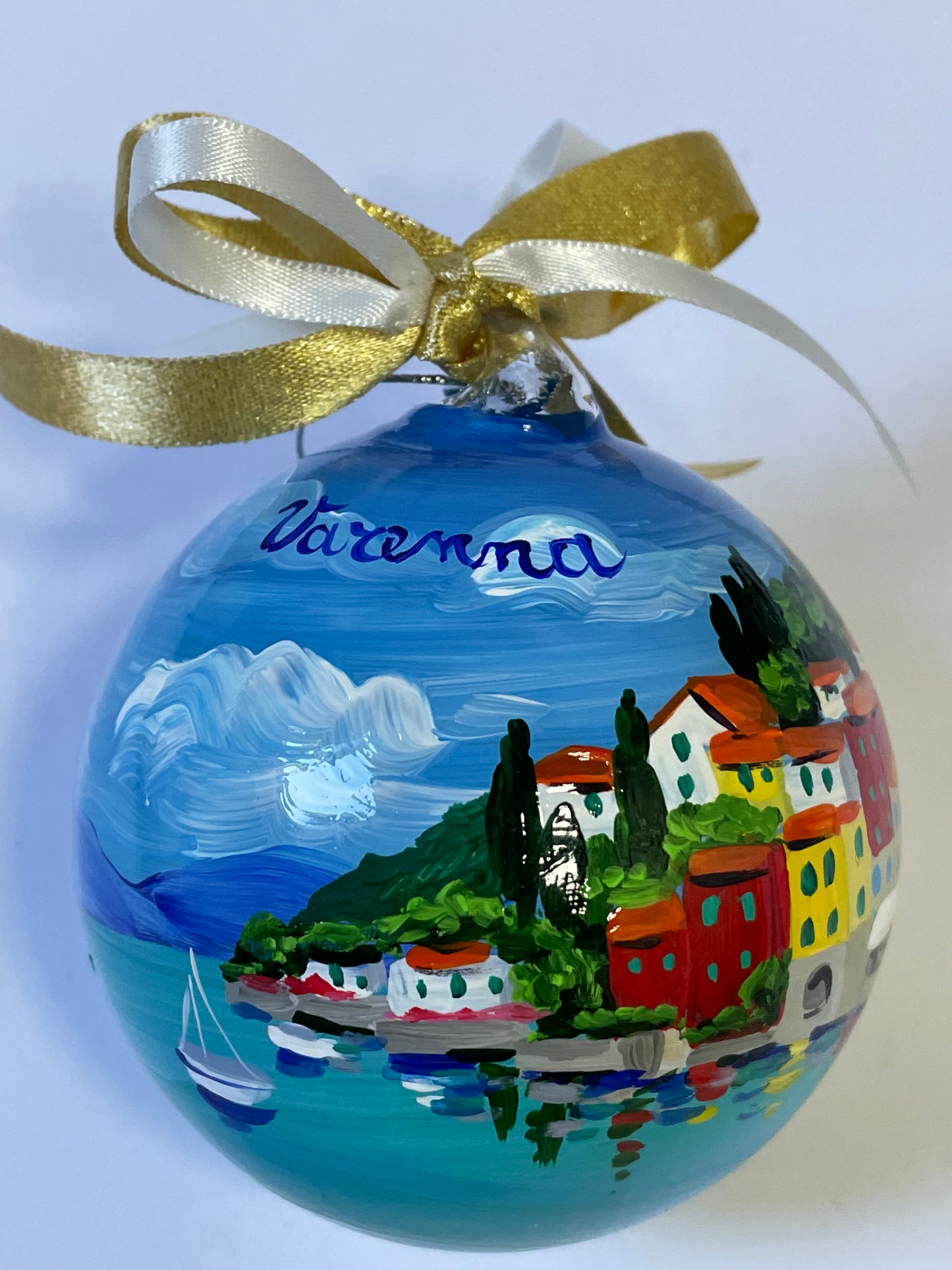 Varenna, Lago di Como – Ornamento in Vetro Dipinto a Mano | Souvenir Lombardia