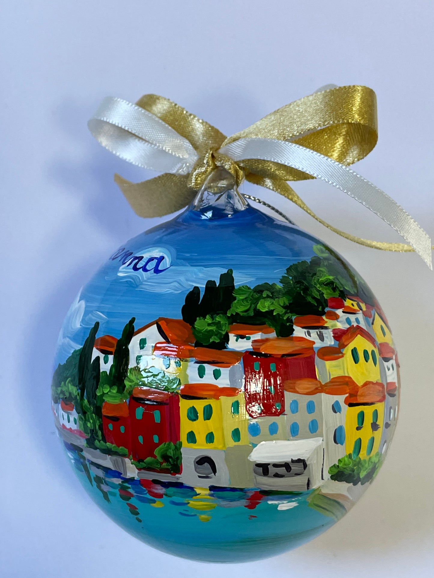 Varenna, Lago di Como – Ornamento in Vetro Dipinto a Mano | Souvenir Lombardia