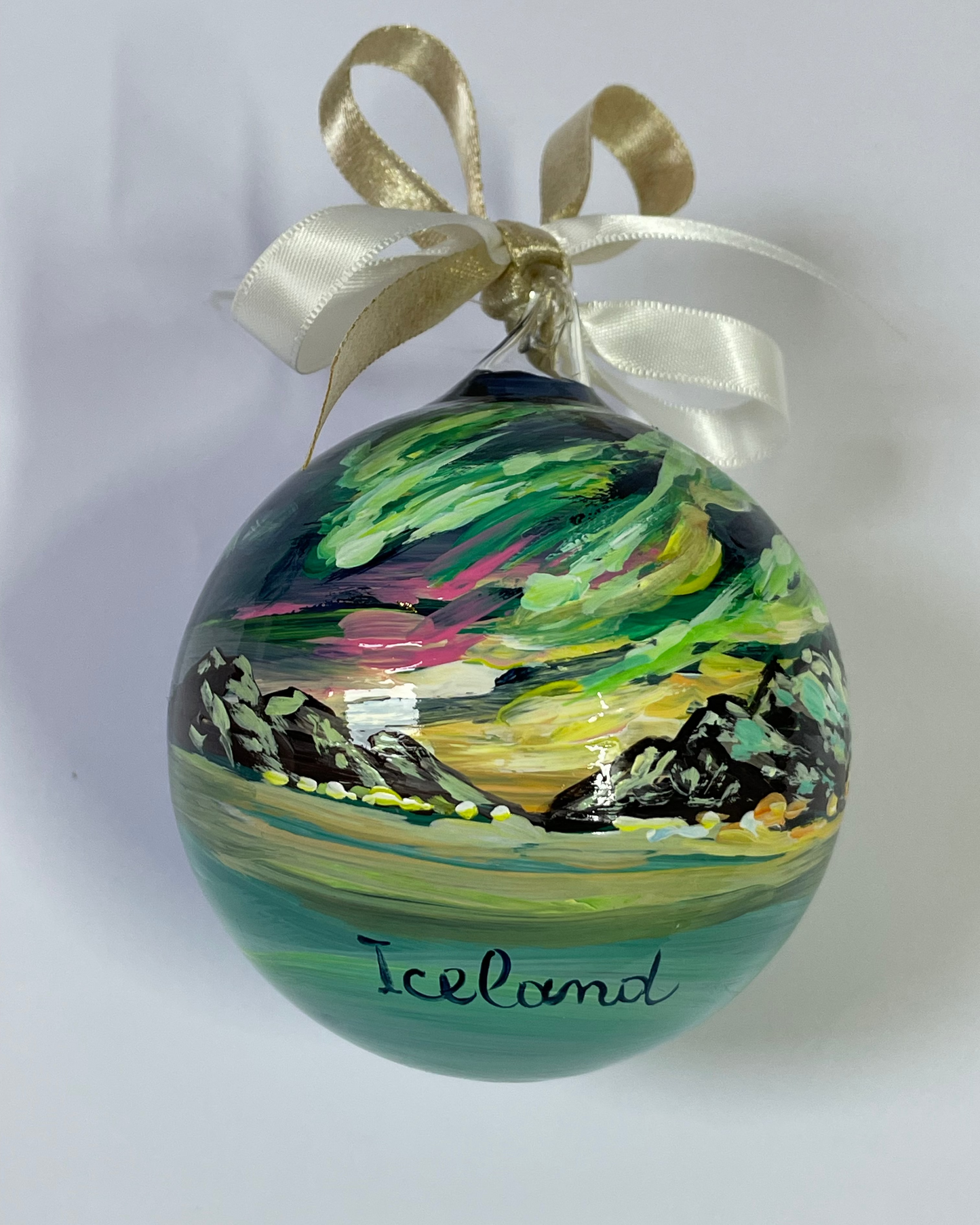 Ornamento Islanda dipinto a mano con aurora boreale