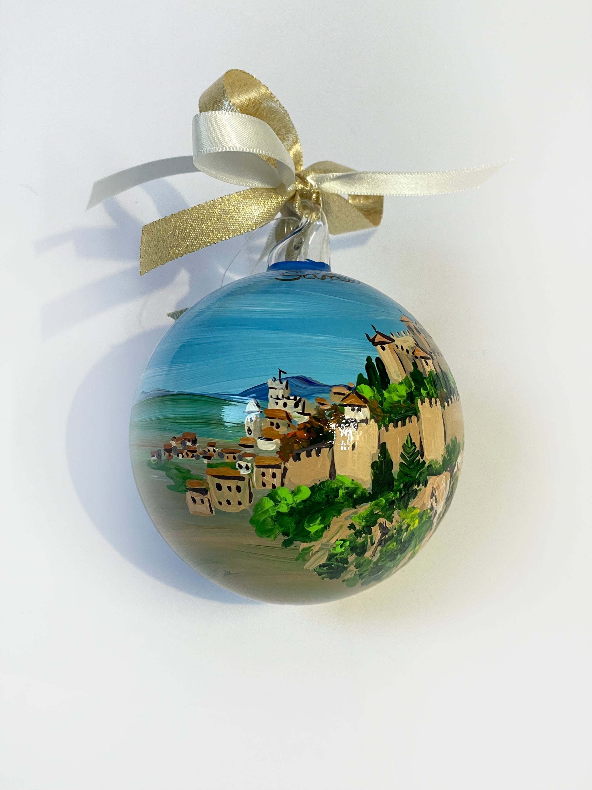 Ornamento dipinto a mano con il castello di San Marino