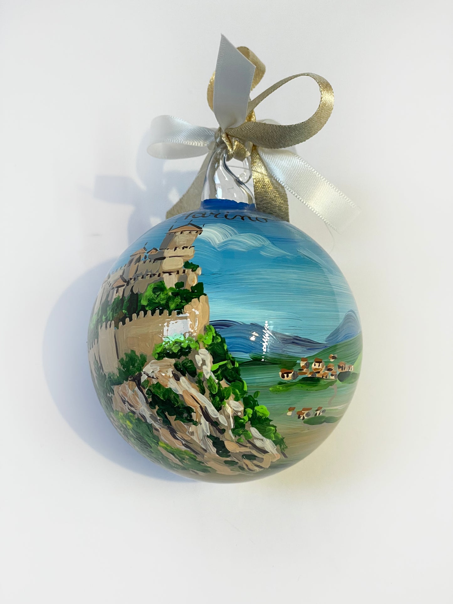 Ornamento dipinto a mano con il castello di San Marino