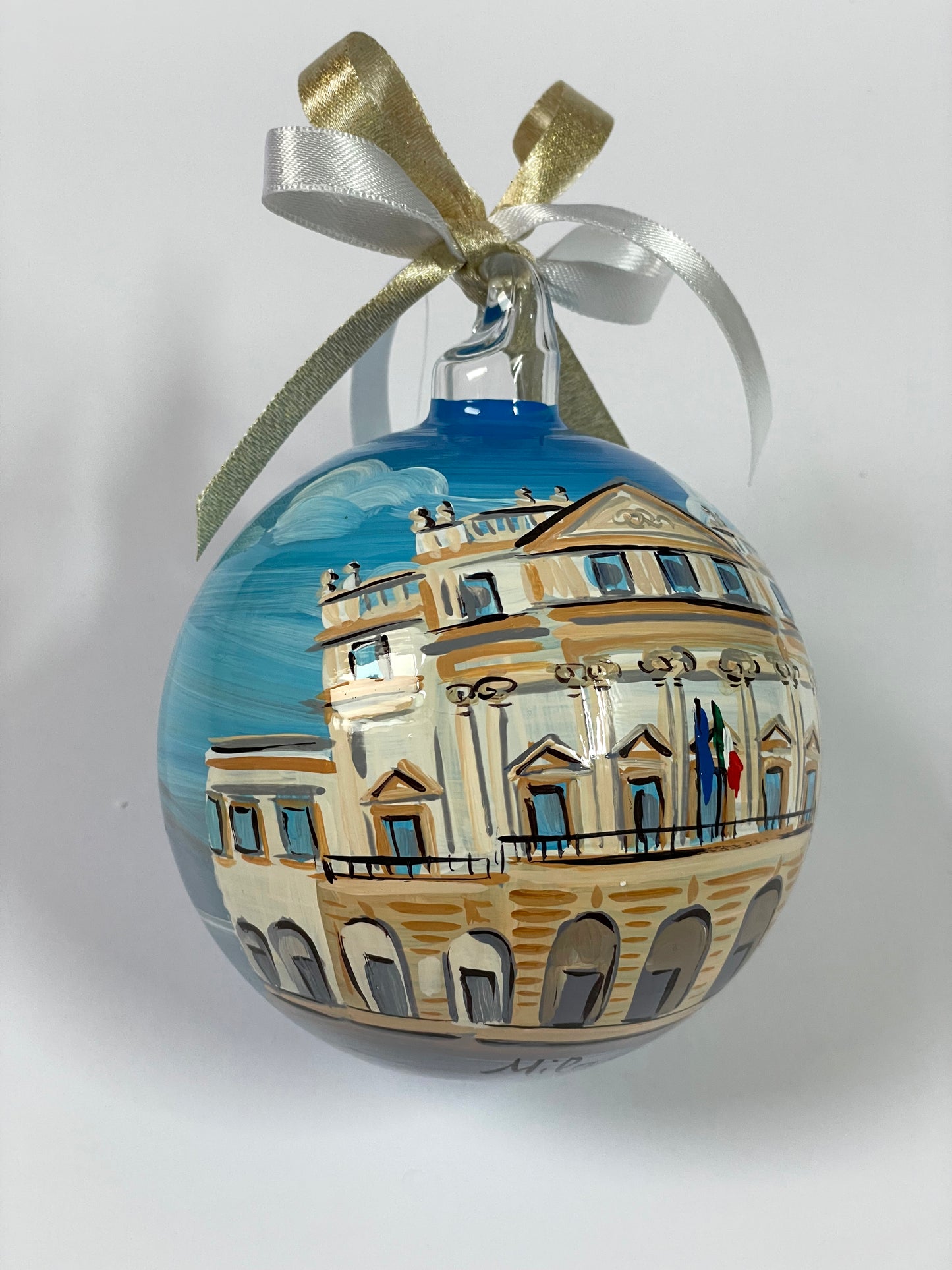Pallina di Natale dipinta a mano con il teatro alla Scala di Milano, oggetto artistico e artigianale