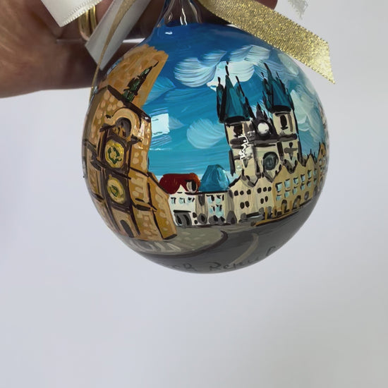ornamento in vetro dipinto a mano raffigurante la città di Praga, Repubblica Ceca.