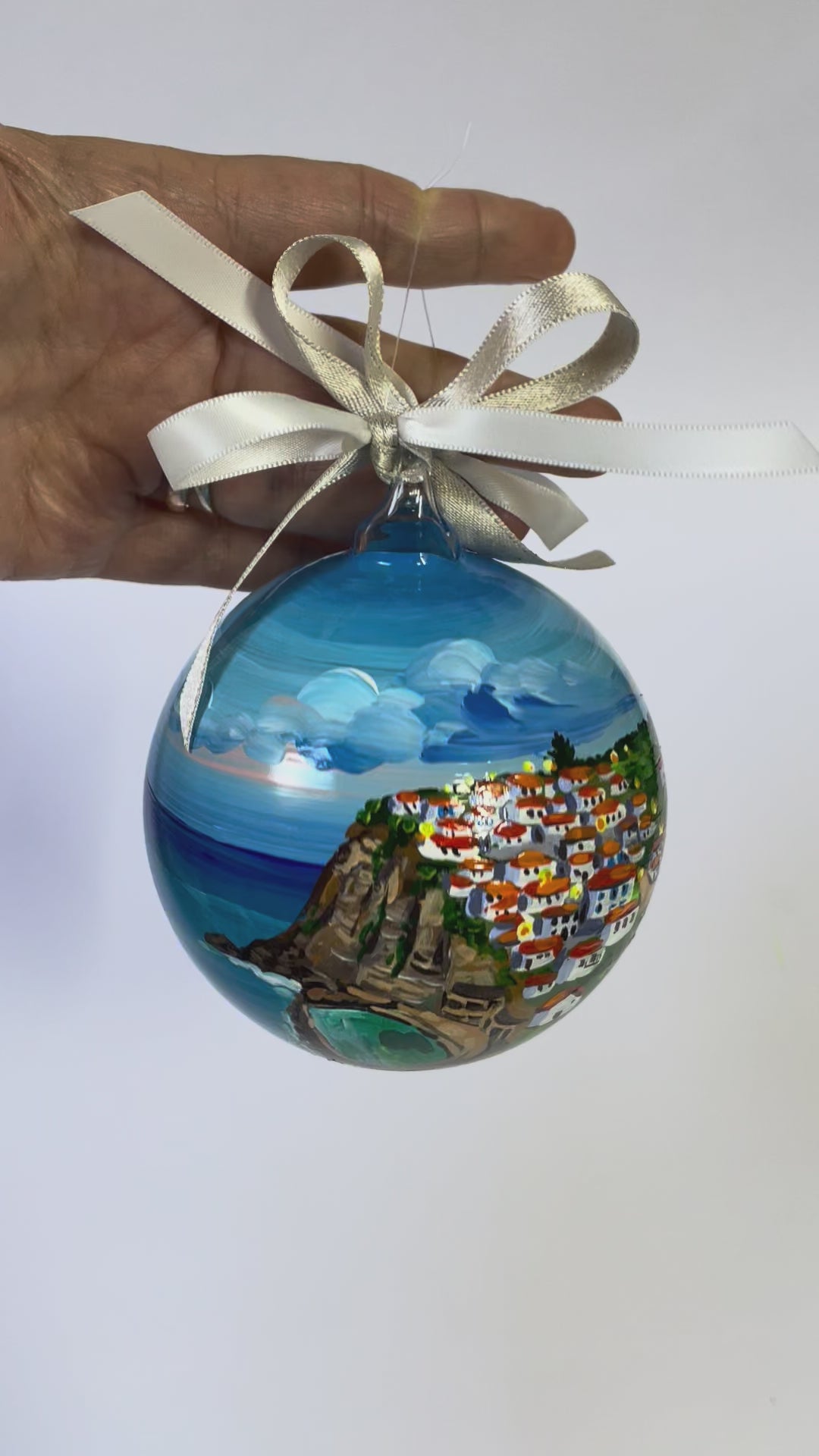 pallina di vetro dipinta a mano con un paese del Portogallo, idea regalo personalizzata